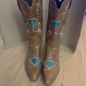 Women’s fashion cowboy boots